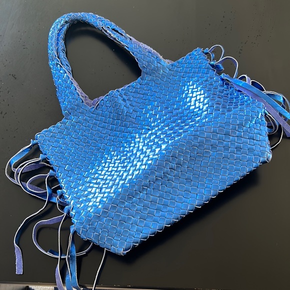 Metallic leather fringe tote - Picture 2 of 7